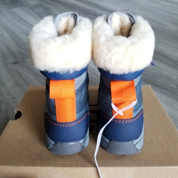 UGG Kids Butte II CWR Waterproof Boot - Picture 5 of 10